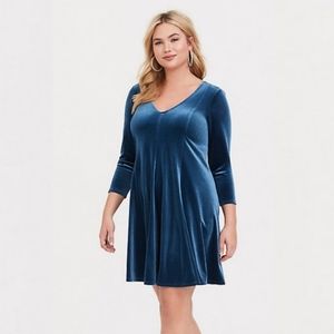 Torrid Teal Blue Velvet Long Sleeve Dress Cutout Back V-Neck
